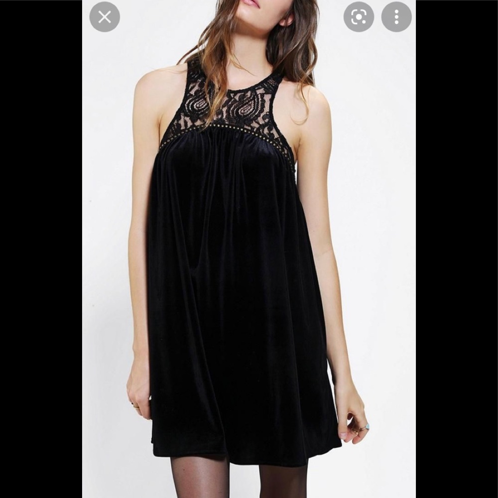 URBAN OUTFITTERS black velvet dress